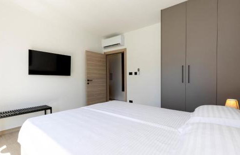 Beautiful Home In Nedescina With Wifi - Foto 35