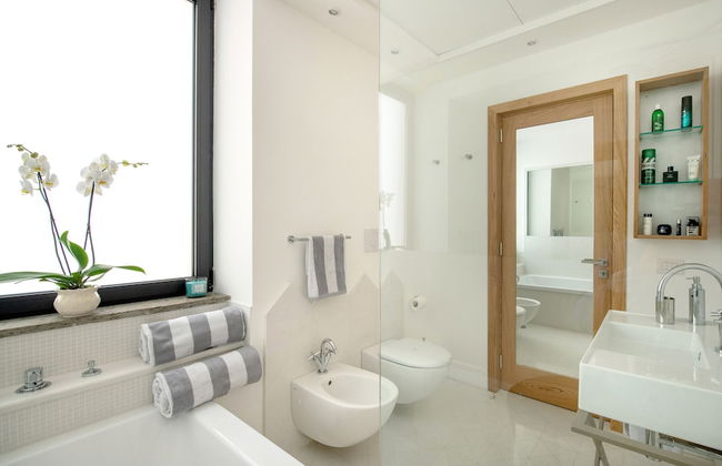 Luxury Apartment with Penthouse and Pool - Photo 26