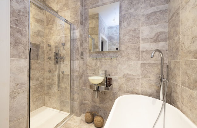JOIVY Charming 2-Bed Flat Near Edinburgh Castle - Foto 33