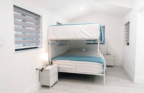 Luxury Retreat 3B ,2Ba POOL , Coral Gables Center - Photo 48