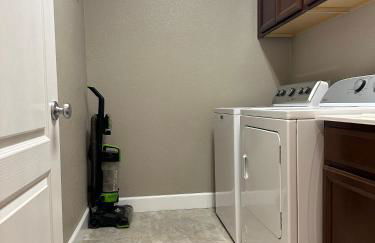 Amazing Lincoln Home with Pool and Hot Tub - Foto 16