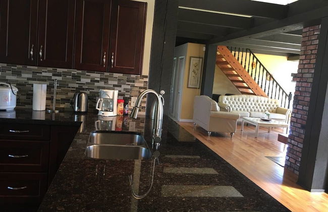 A - Large Coastal Retreat - Foto 44