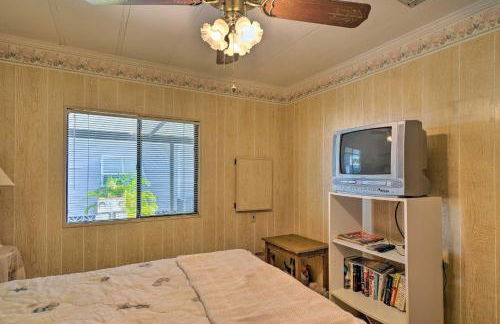 On-Site Canal Access St James City Home - Foto 19