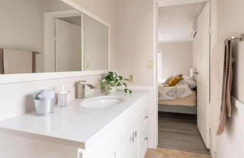 EV Serene Modern Cozy Waterfront Fireplace Cottage - Foto 18