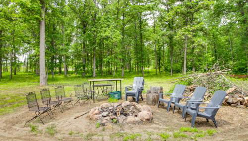 6 Mi to Spider Lake OHV Trails Cabin with Fire Pit - Foto 2
