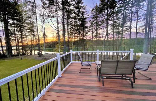 Luxury Waterfront Retreat with Hot Tub Near Acadia - Foto 35
