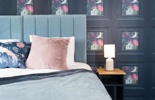 Stylish 4 bed - Contractor Stays, Wi-fi, Plenty of Parking - Foto 1