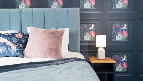 Stylish 4 bed - Contractor Stays, Wi-fi, Plenty of Parking - Foto 1