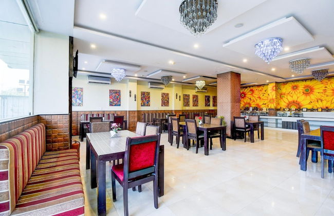 Luxury Stays With Pool Near Akshardham Temple - Foto 24