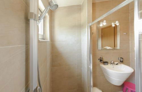 Villa Serenity - With Private Heated Pool - Foto 35