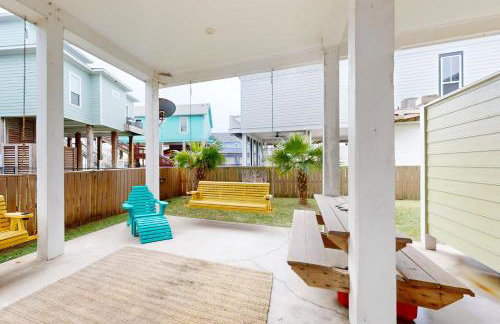 Retreat Steps to Beach Large Deck Family Fun - Foto 29