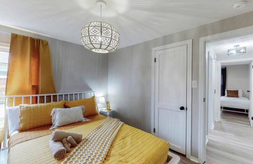 Touchdown Bungalow-Charming HOF Village Home - Foto 18