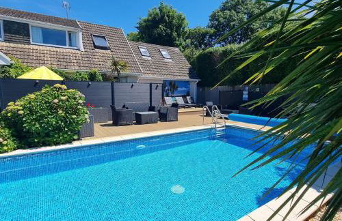 Beautiful apartment with private pool near Tenby - Photo 1