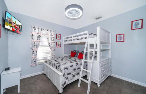 South Facing Pool with Stunning Lake View - Family Friendly Home - Nr Disney - Foto 20