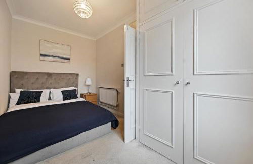 Entire 2 Bed First Floor Flat - Photo 12