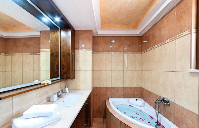 2 Villas Next to Each Other with Pool & Sea View - Foto 16