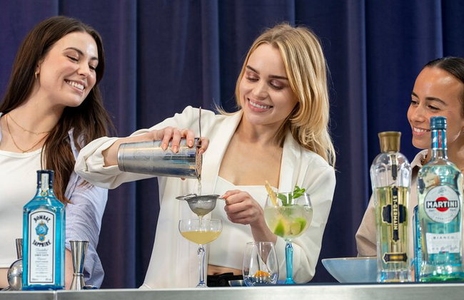 Tour y clase magistral de cócteles con ginebra Bombay Sapphire - Foto 1