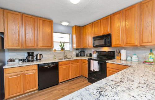 H Town Hideout SLPS 10 KingBD Fire Pit - Foto 13