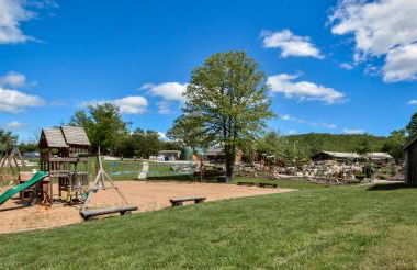 Chalets Resort LAKEFRONT Cottage Free Amenities Amazing views Kayaks 2 Pools - Foto 8