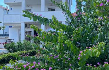 APARTMENT DEANA - Photo 29