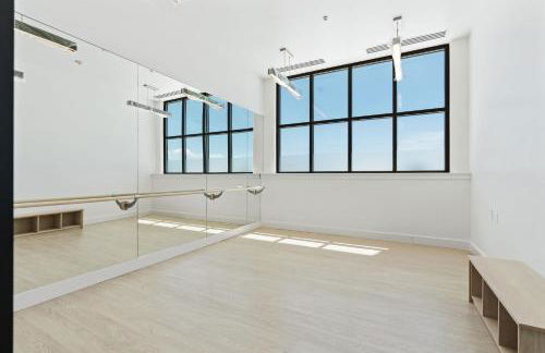 Outstanding Amenities-New Complex- Downtown Luxury - Foto 55