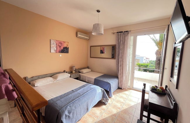 Hotel Elena - Photo 13