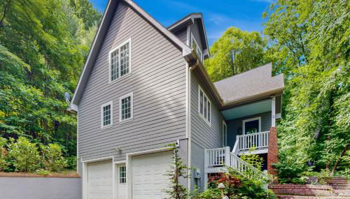 Heartwood Manor - Photo 2