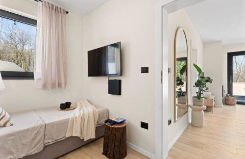 Charming Villa Harmonia with Heated pool and Indoor Jacuzzi surrounded by nature - Photo 38