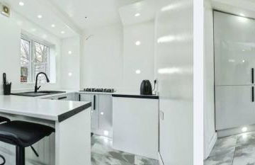 2 Bed Terrace House with modern touch - Foto 1