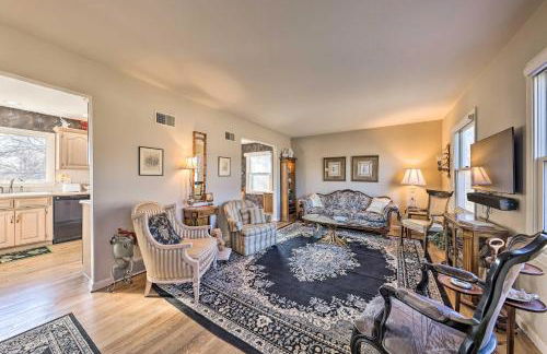 Cozy Kansas City Home with Yard - 9 Mi to Dtwn! - Foto 5