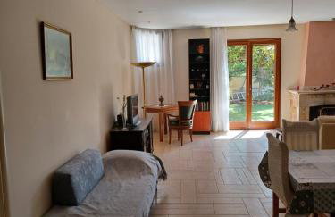 Apartment with a garden, BBQ, swimming pool and jacuzzi - Foto 18