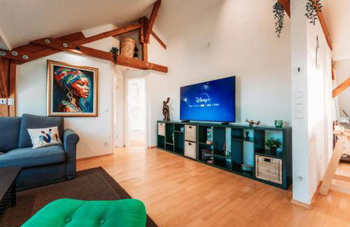 Spacious Penthouse with AC and Free Parking Steps Away From the Central Station - Foto 15