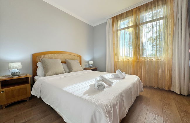 Stunning 2-bed Apartment in Sozopol - Photo 3