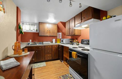 Bo360 Cheerful Home with private HOT TUB - Foto 22