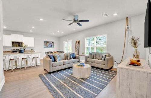 Family-Friendly Port St. Joe Vacation Rental with Pools, Golf Cart & Beach Access - Foto 1