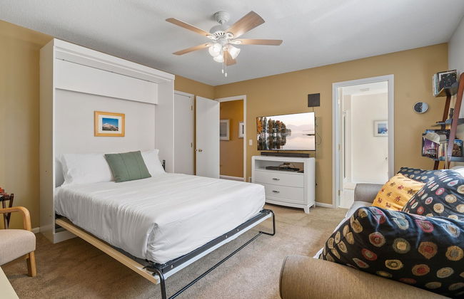 The Giraffe House - Photo 12