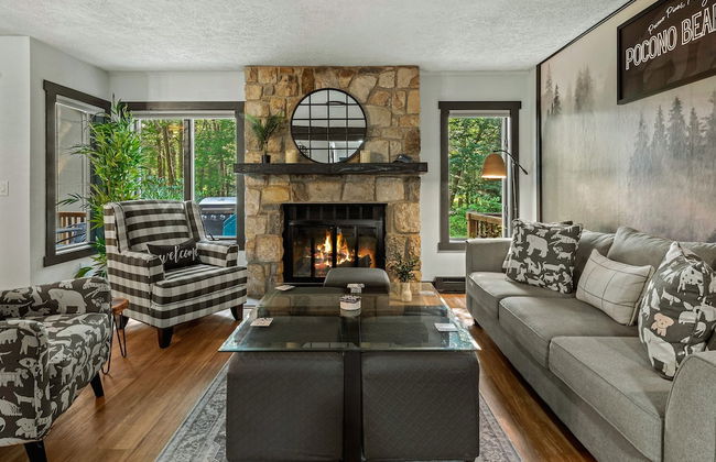 Pocono Bear Den by Avantstay Stylish Modern Deck w Grill Outdoor Dining - Foto 8