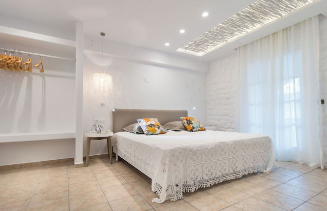 Spiros Hotel - Photo 70