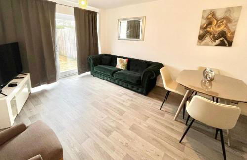 Rare find House with Parking minutes to Canterbury city center - Foto 21