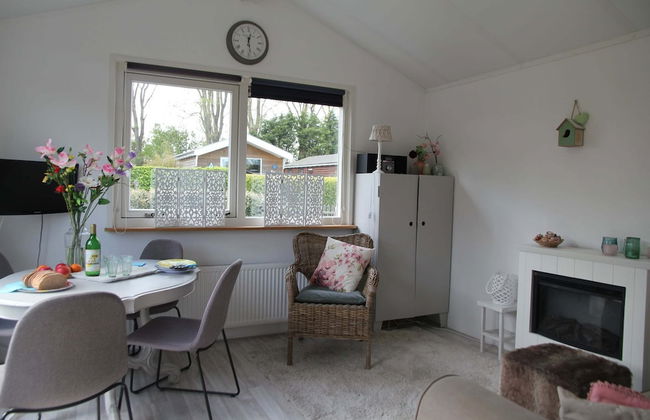 Rustic Bungalow in North Holland near Forest - Foto 9