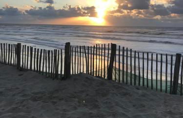 Maison proche du lac et océan avec Jacuzzi privatif - Foto 8