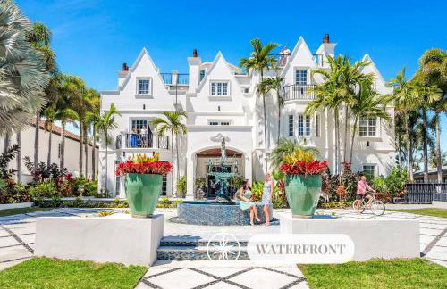 The Modern Castle Canal View Access Rooftop Living Greenhouse VlLLAS - Foto 1