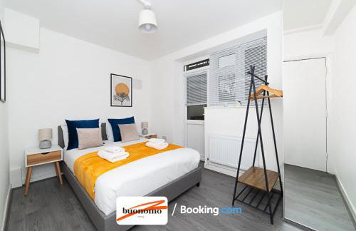 Three Bedroom Apartment At Buonomo Stays Short Lets & Serviced Accommodation With Netflix & Games - Foto 15