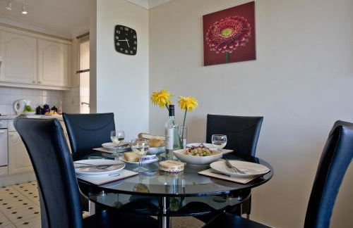 Steps From The Shore - Photo 6