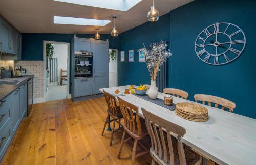 Captain's Cottage - 1BR, Garden, 2-Min Walk to High St - Foto 1