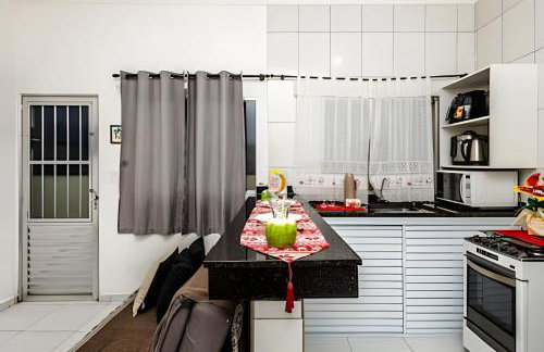 Casa para Famílias e Grupos com Ar-condicionado e Churrasqueira em Praia Grande - Foto 26