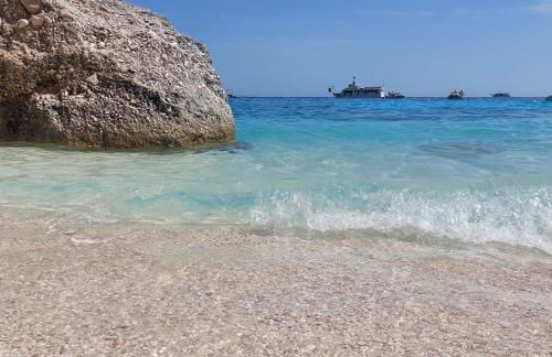 Conchiglia Family Garden Retreat - 2BR - Near the Sea - Wi-Fi - AC - BBQ - Pet Friendly - Foto 4