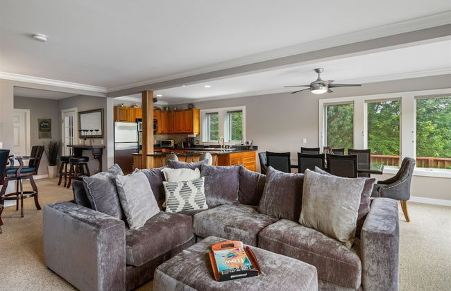 3 Bears at Topnotch Resort & Spa - Photo 18