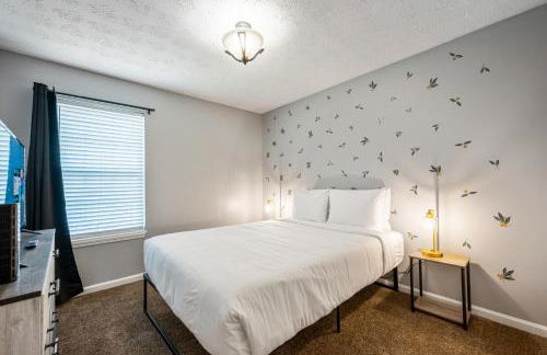 Fenced BKYD & Firepit 1 Mile To Lakepoint Sports - Foto 12