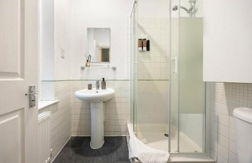 Private Oxford Street Luxe Apartment - Photo 30